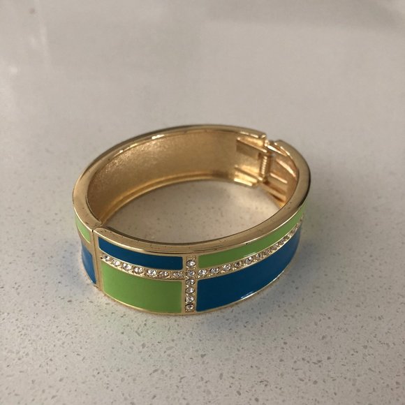 BR Cuff Bracelet & Hoop Earrings Set - Picture 3 of 11